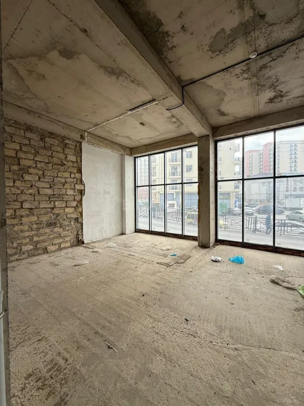 Satılır obyekt 194.5 m²