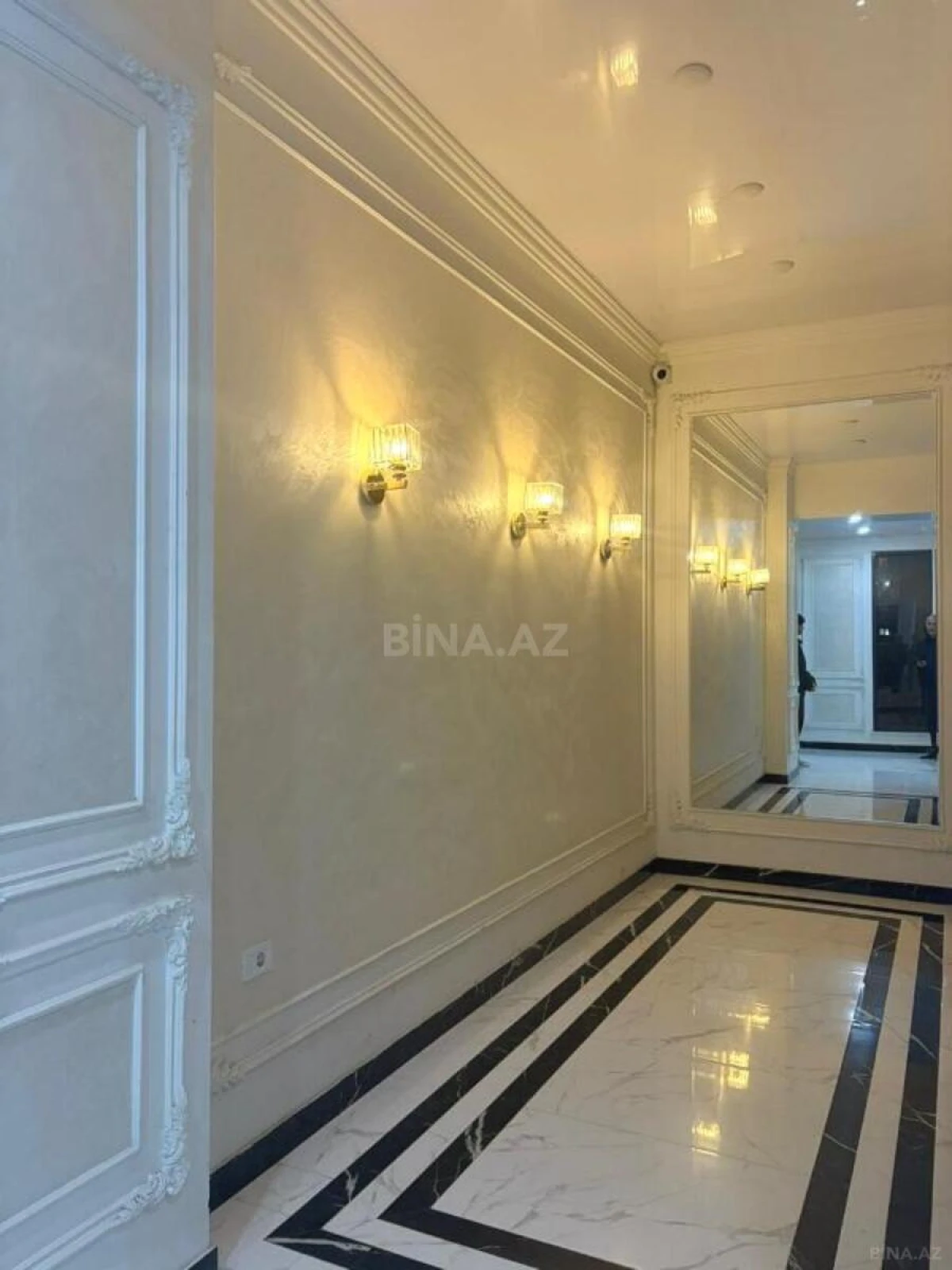 Satılır 2 otaqlı mənzil 72 m²