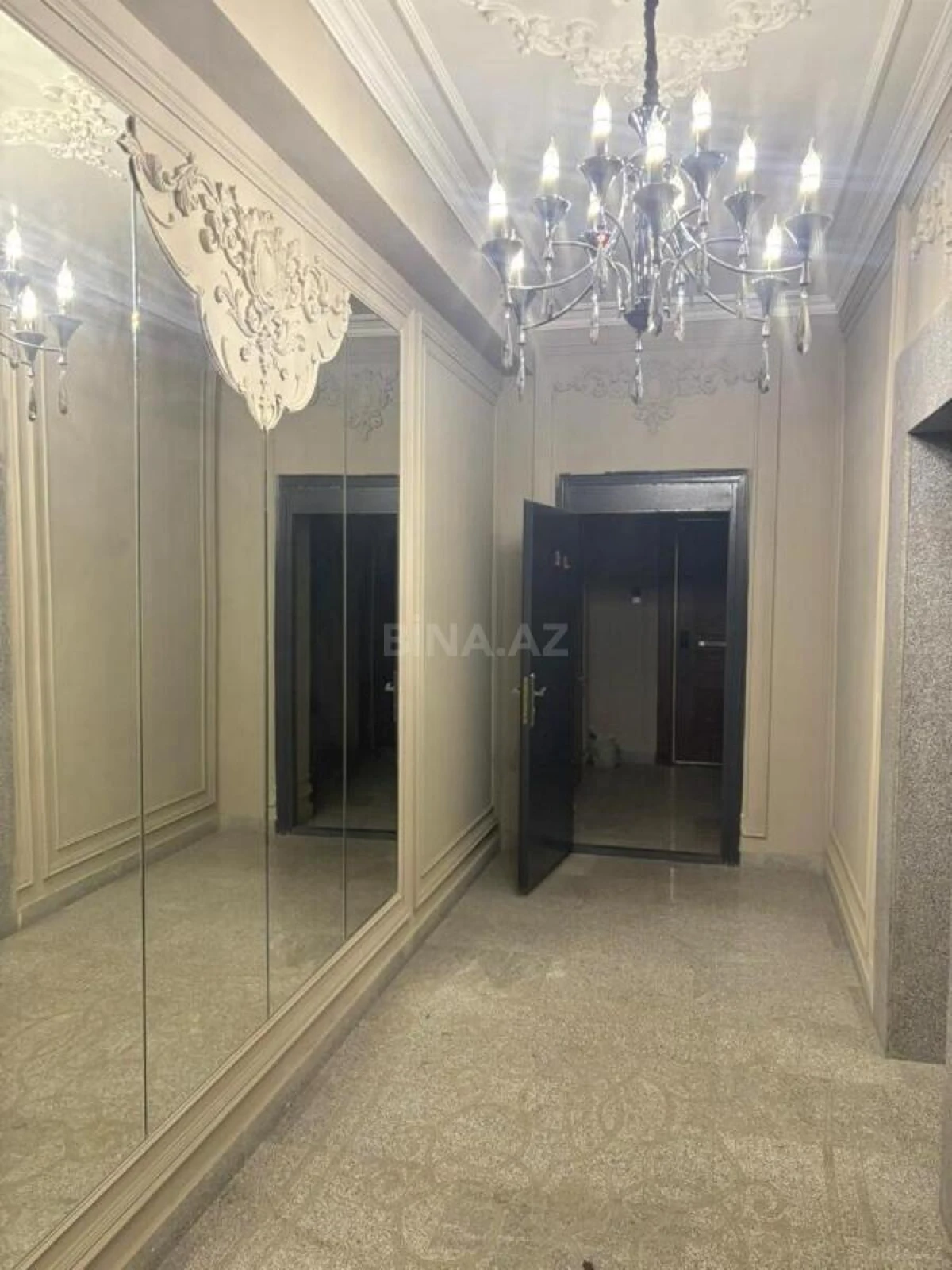 Satılır 2 otaqlı mənzil 72 m²