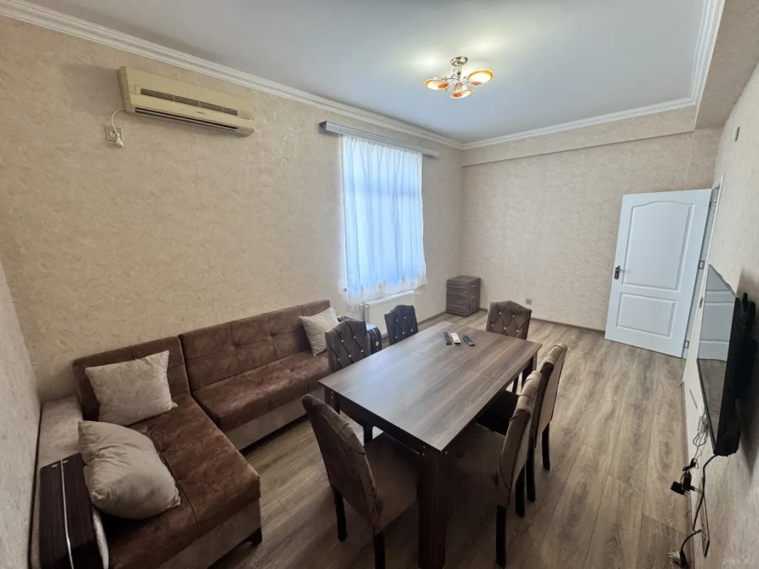 Kirayə verilir 2 otaqlı mənzil 63 m²
