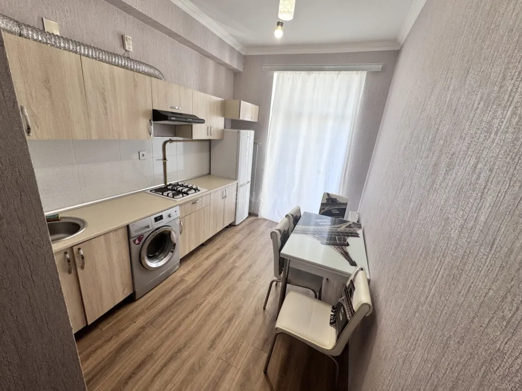 Kirayə verilir 2 otaqlı mənzil 63 m²