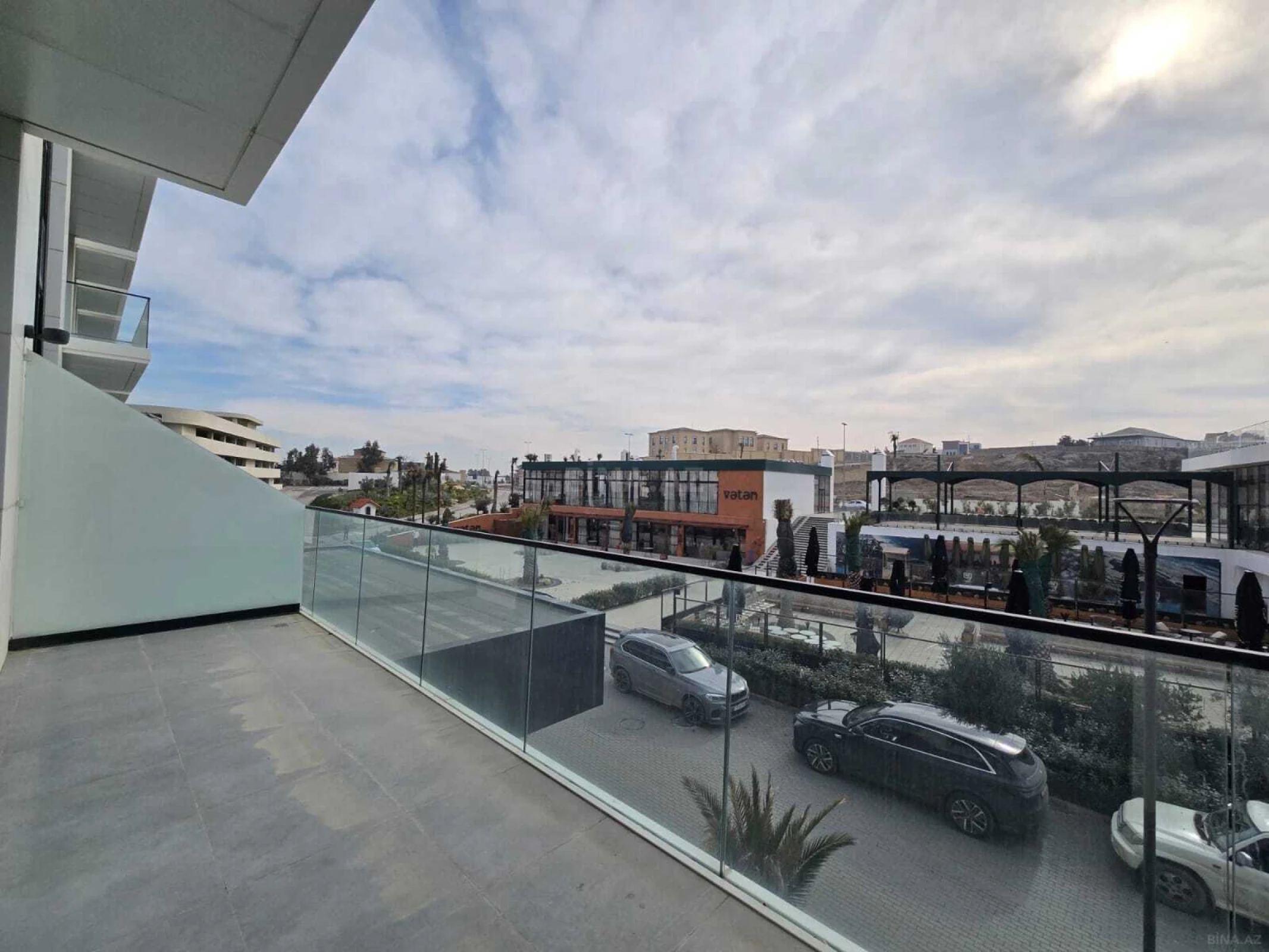 Satılır 2 otaqlı mənzil 78 m²