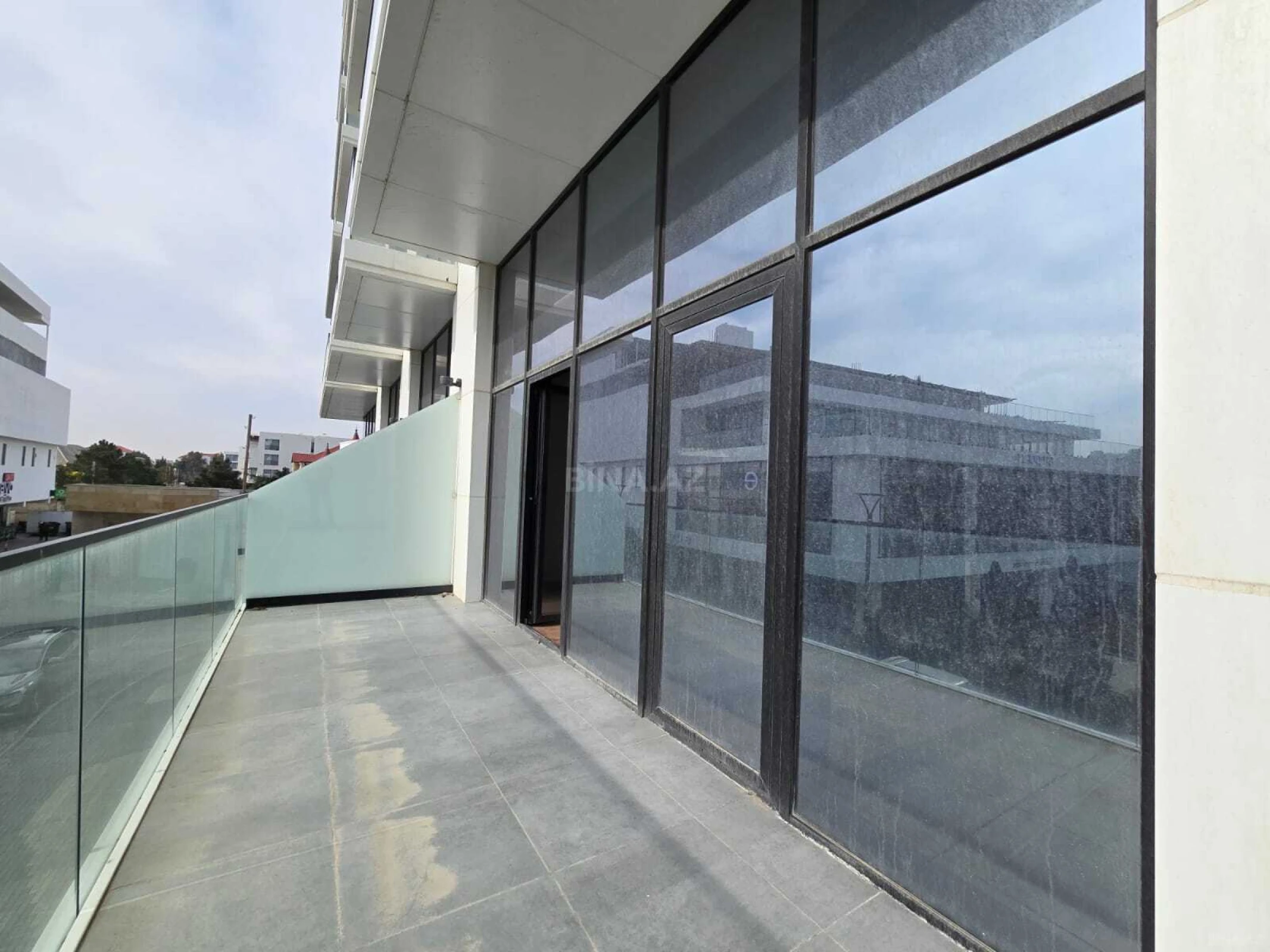 Satılır 2 otaqlı mənzil 78 m²