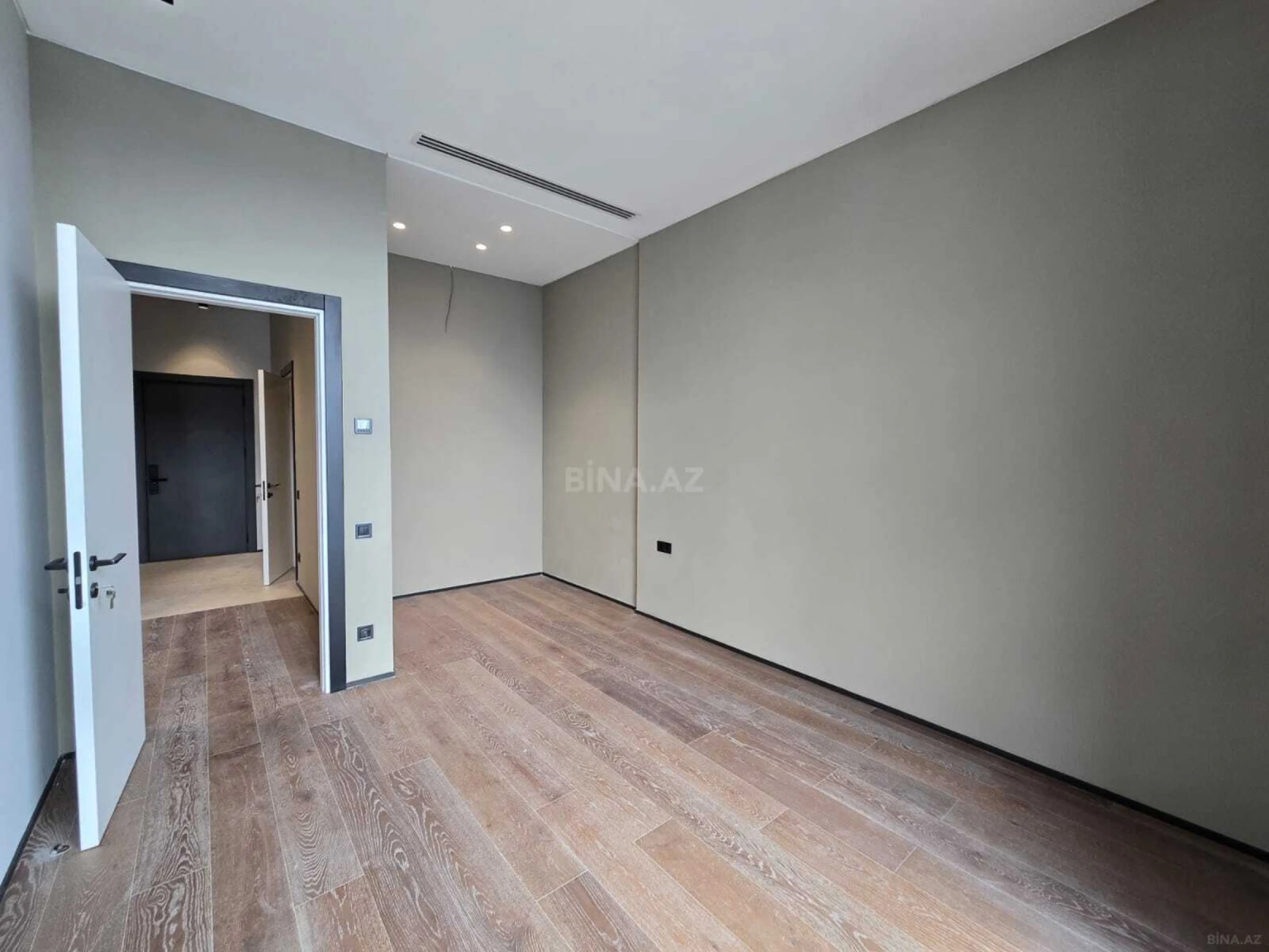 Satılır 2 otaqlı mənzil 78 m²