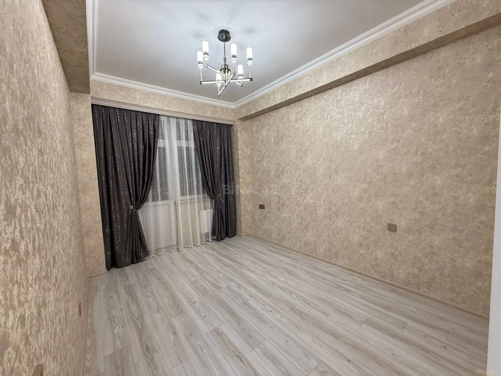 Satılır 3 otaqlı mənzil 92 m²