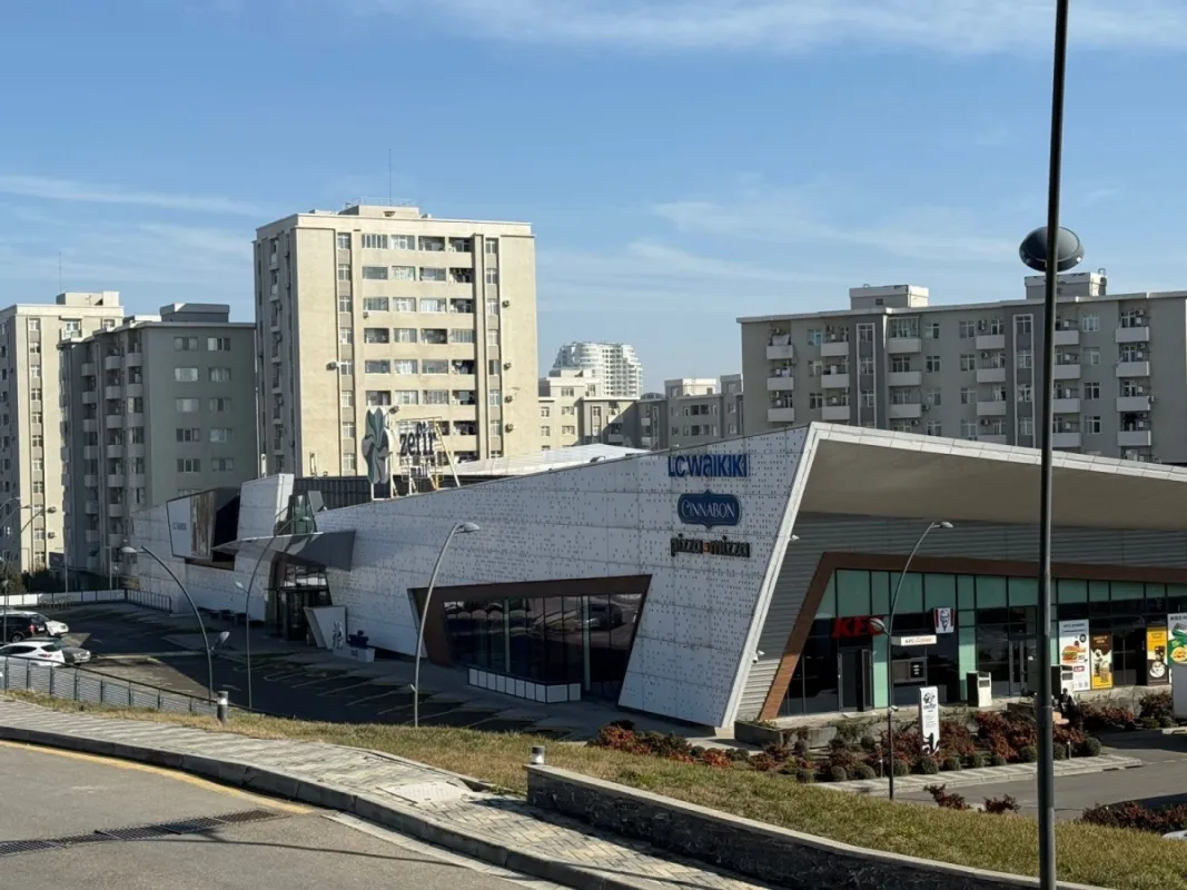 Satılır 3 otaqlı mənzil 92 m²