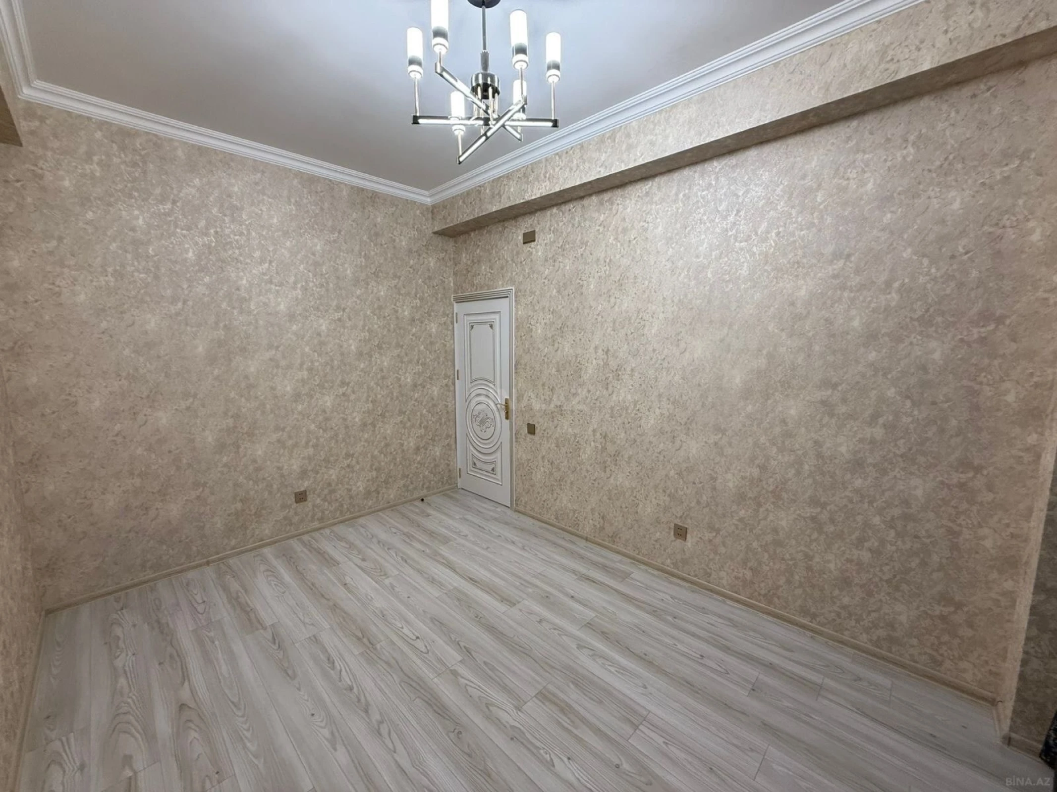 Satılır 3 otaqlı mənzil 92 m²