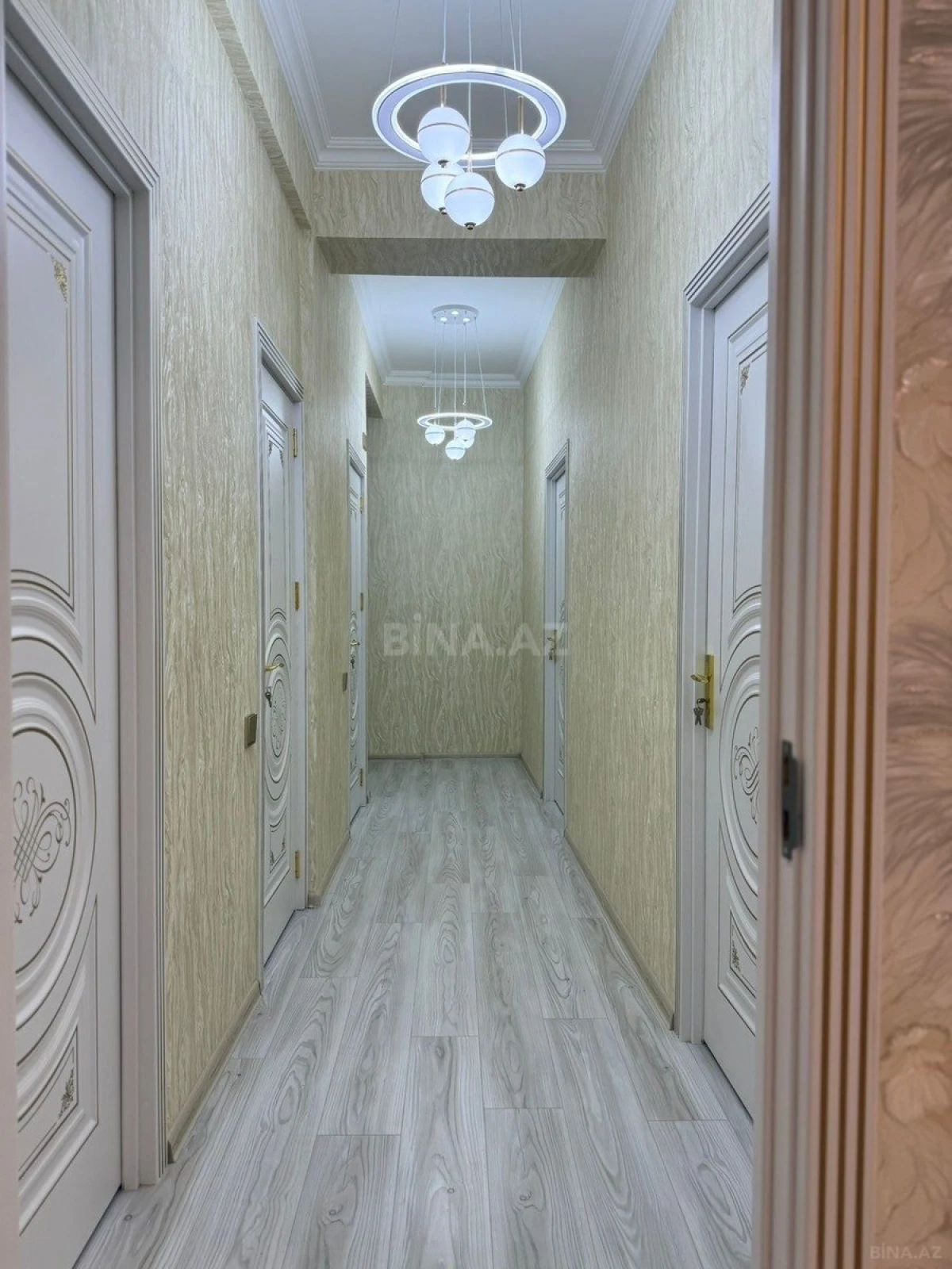 Satılır 3 otaqlı mənzil 92 m²