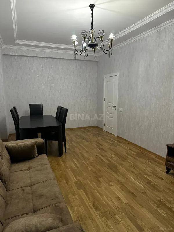 Kirayə verilir 2 otaqlı mənzil 71 m²