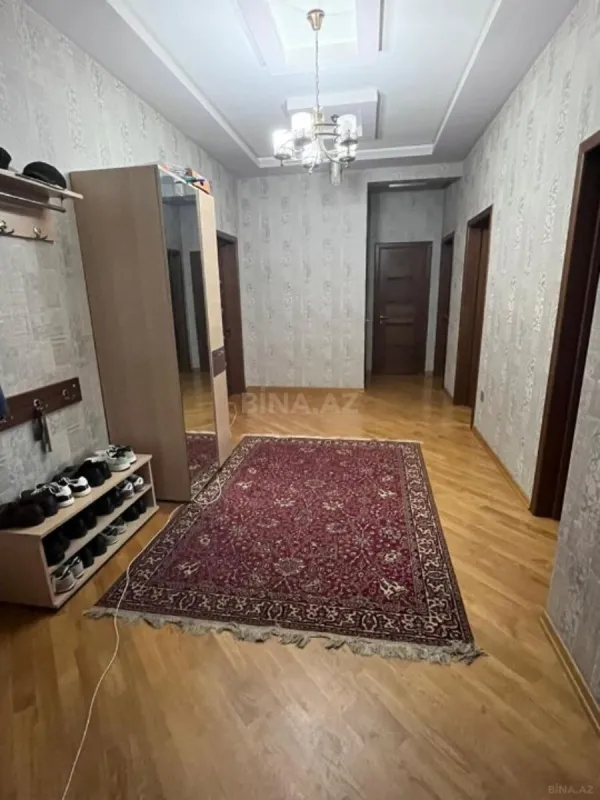 Satılır 3 otaqlı mənzil 125 m²
