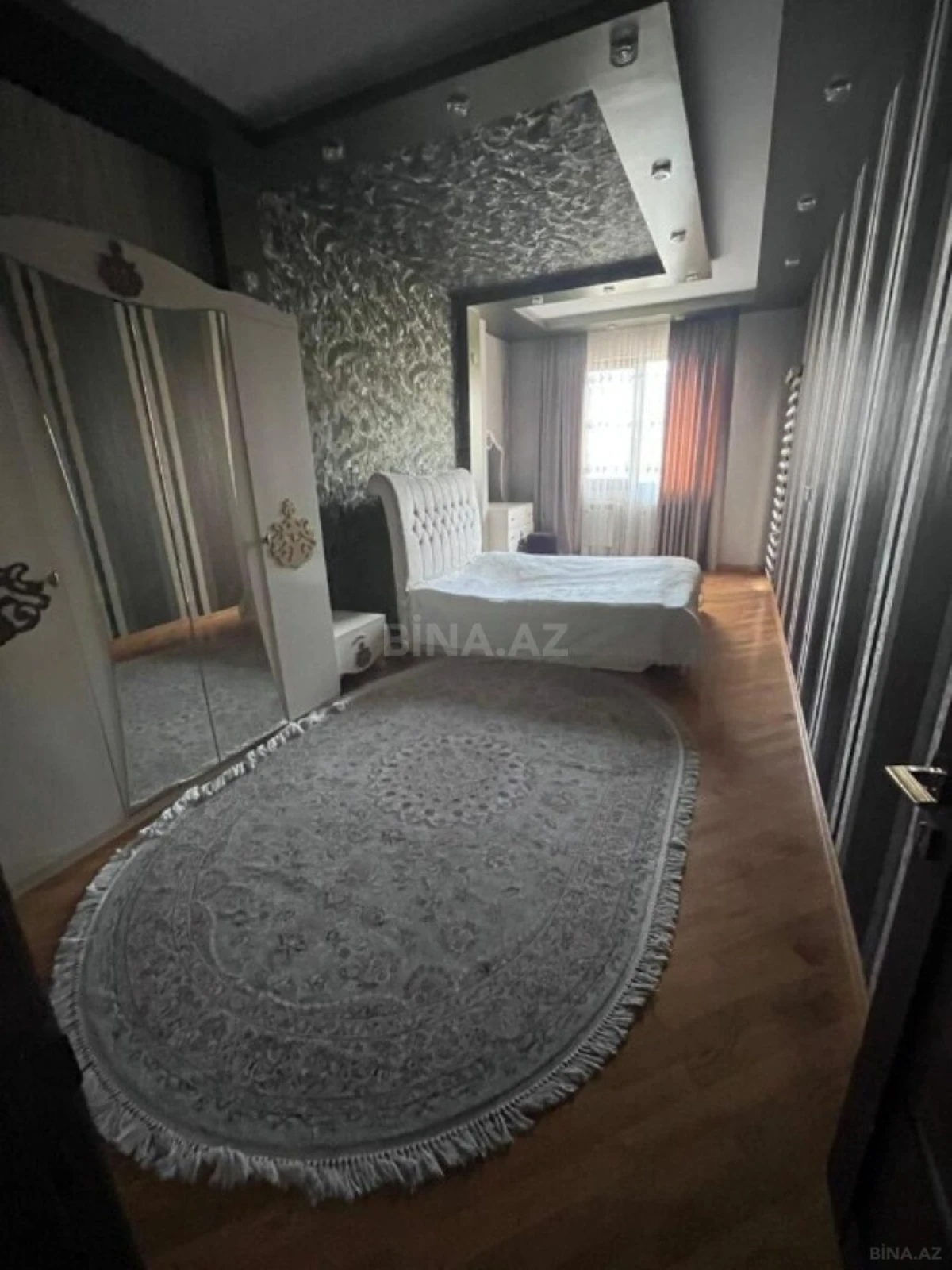 Satılır 3 otaqlı mənzil 125 m²