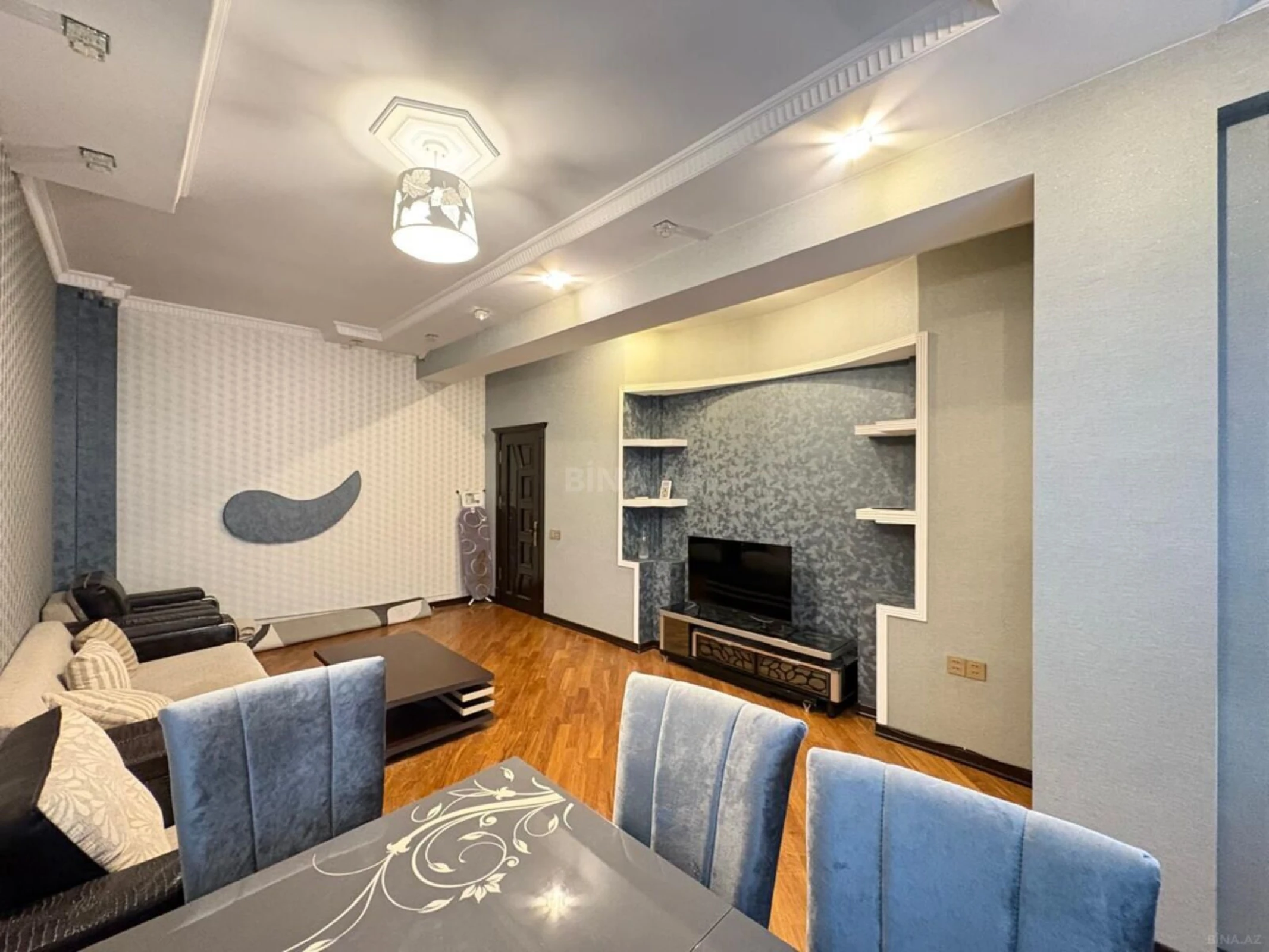 Kirayə verilir 2 otaqlı mənzil 85 m²