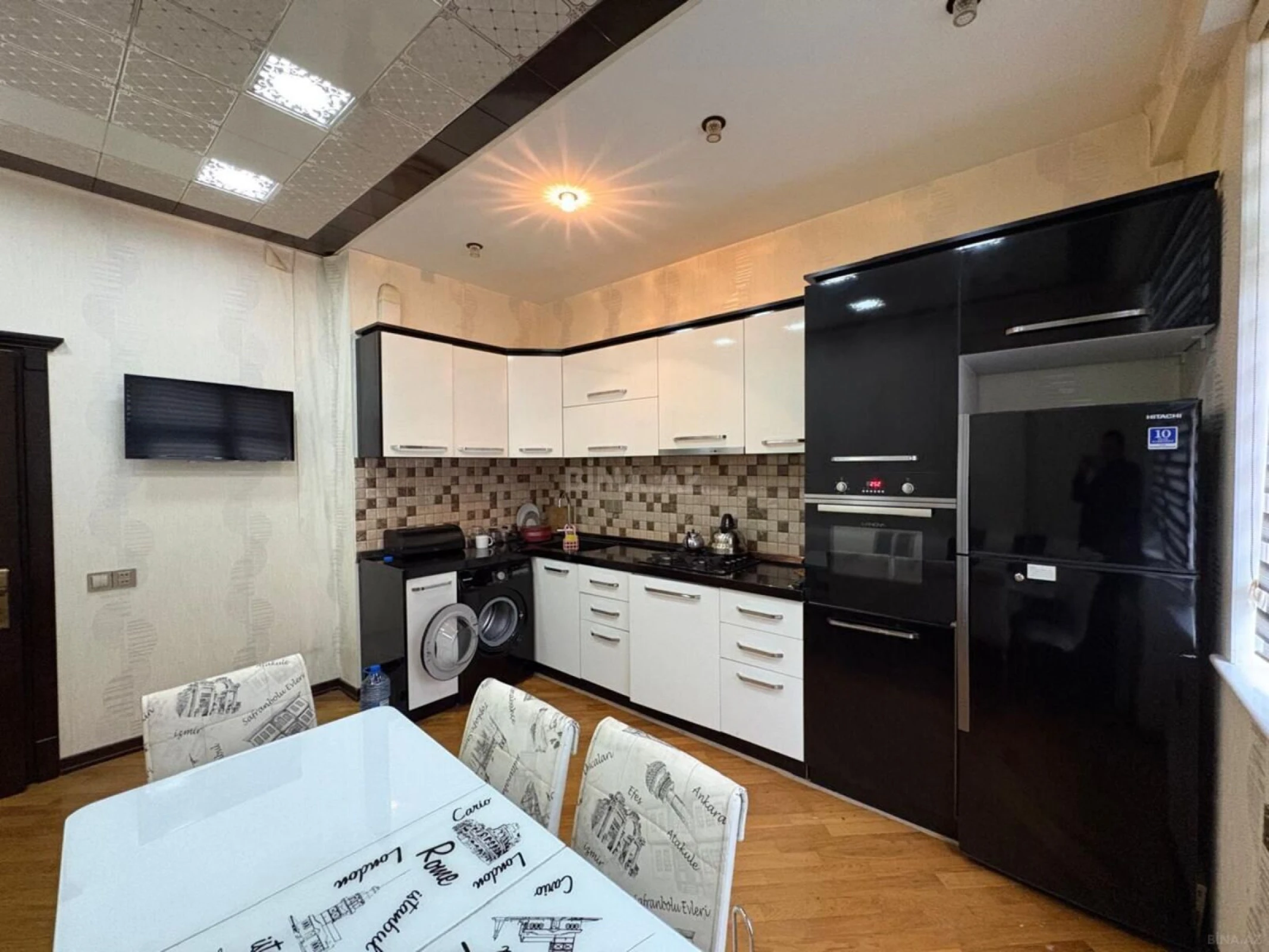 Kirayə verilir 2 otaqlı mənzil 85 m²