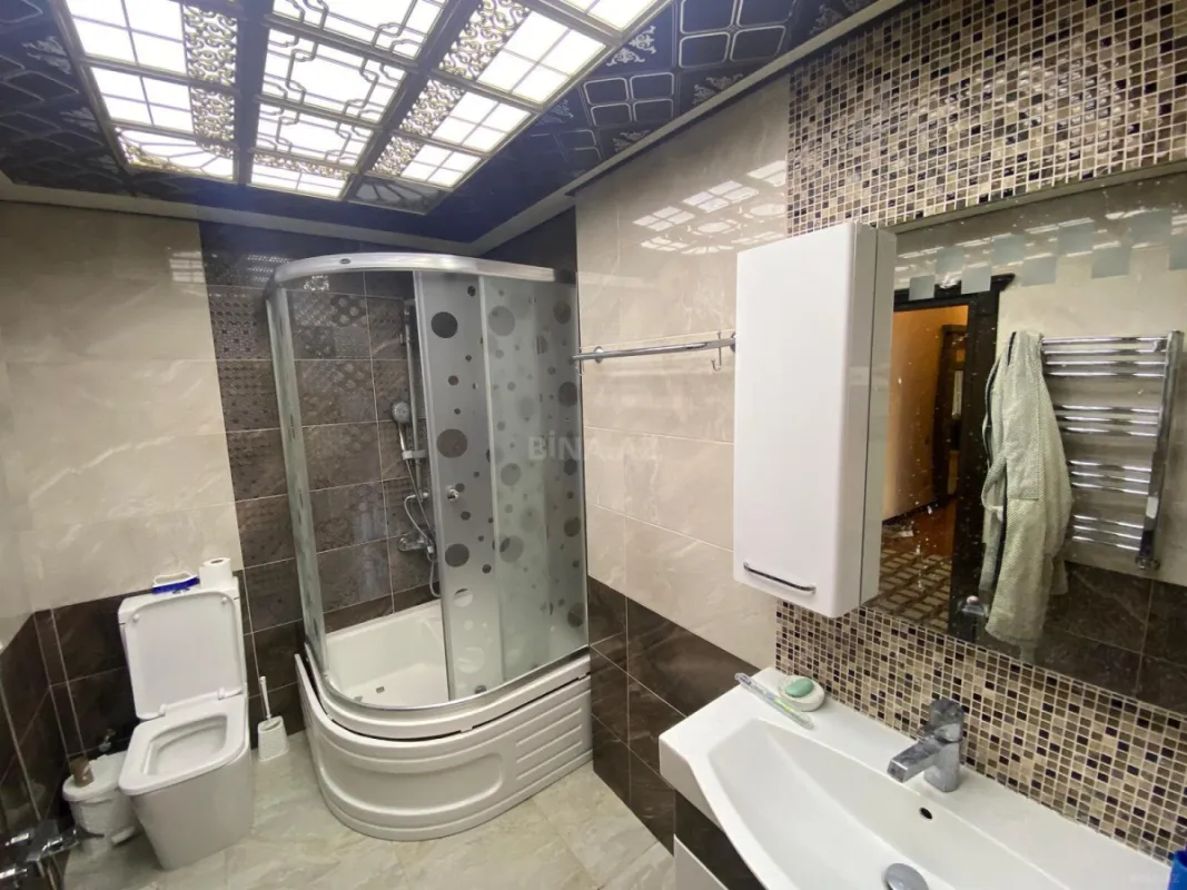 Kirayə verilir 2 otaqlı mənzil 85 m²