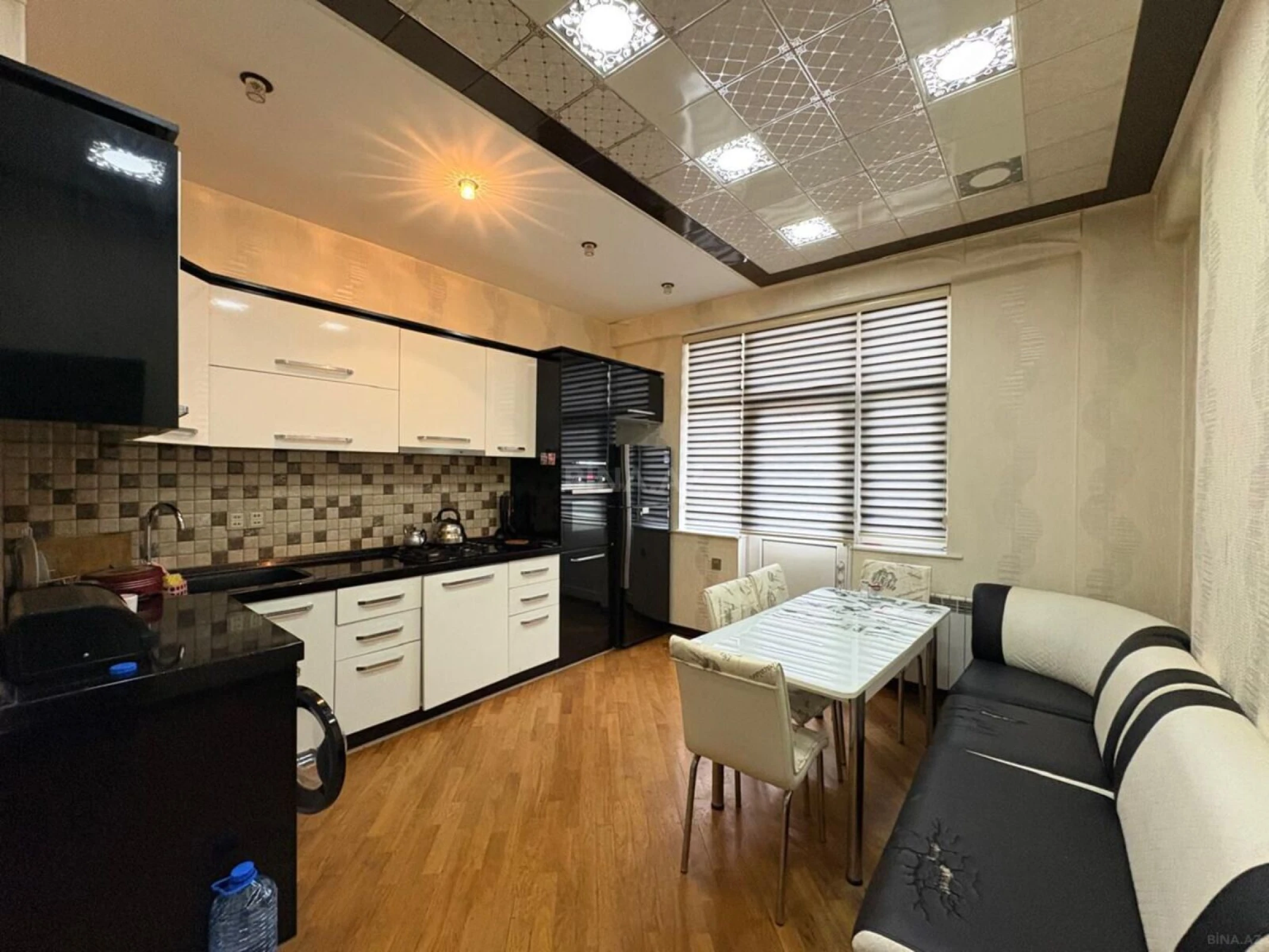 Kirayə verilir 2 otaqlı mənzil 85 m²