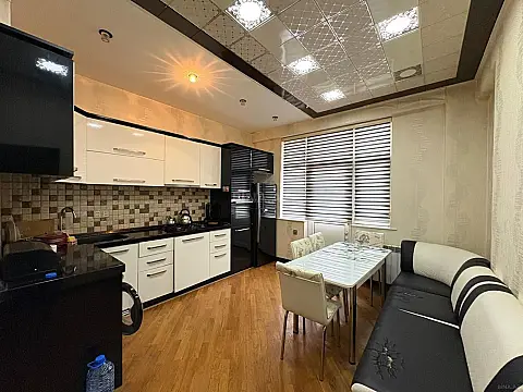 Kirayə verilir 2 otaqlı mənzil 85 m²