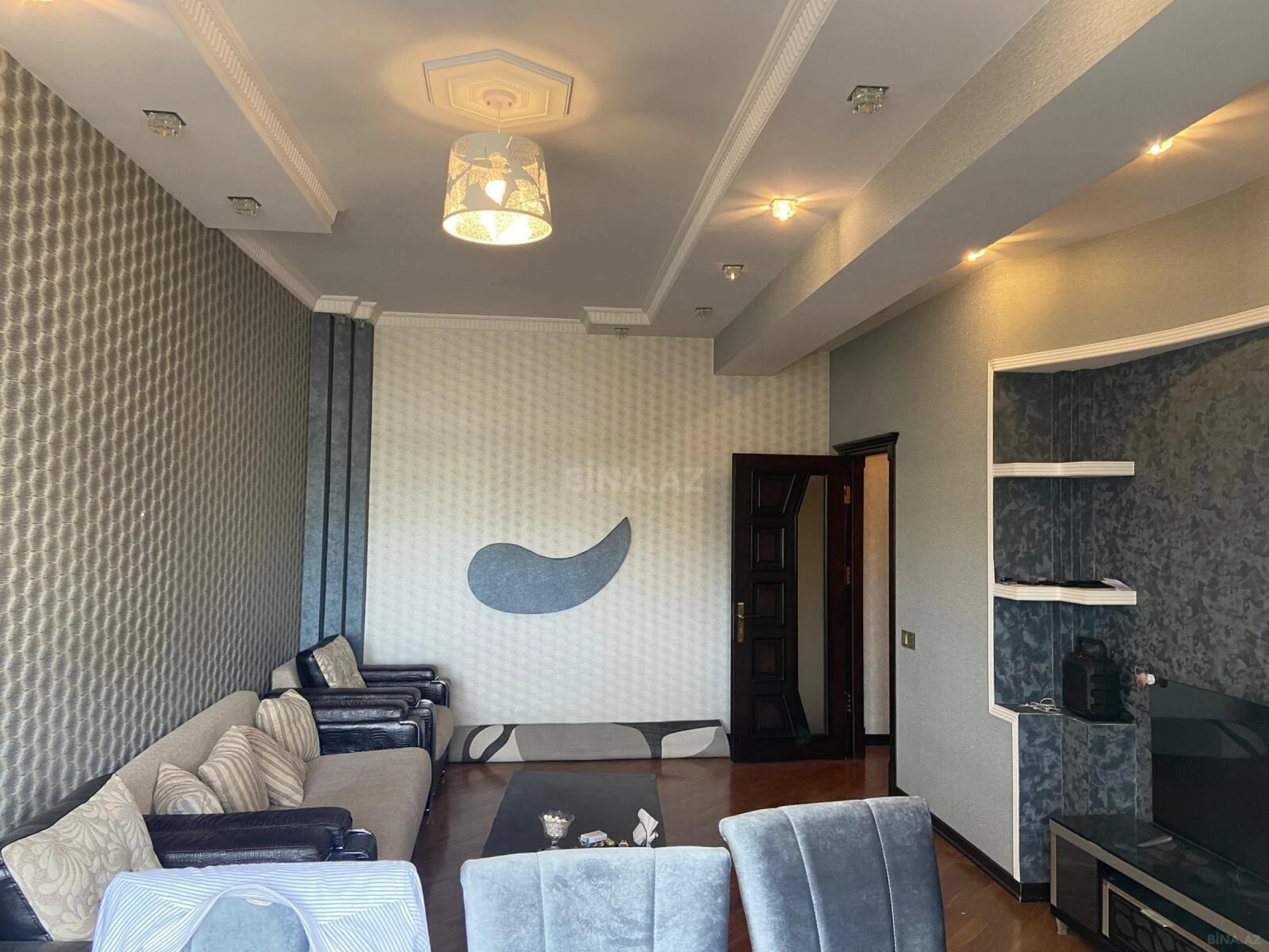 Kirayə verilir 2 otaqlı mənzil 85 m²