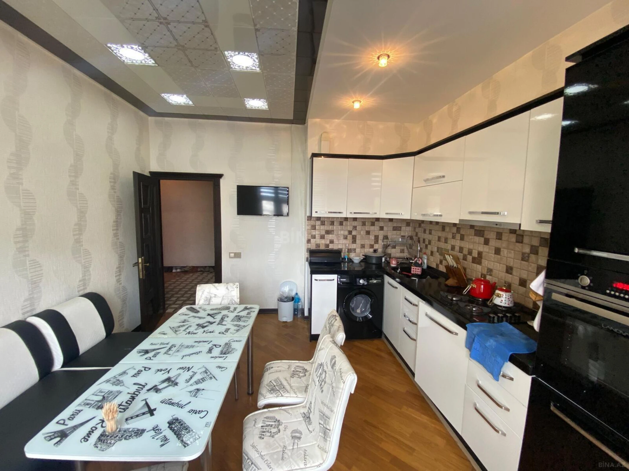 Kirayə verilir 2 otaqlı mənzil 85 m²