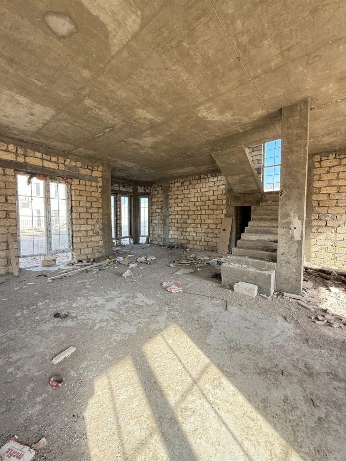 Satılır 7 otaqlı həyət evi 230 m²