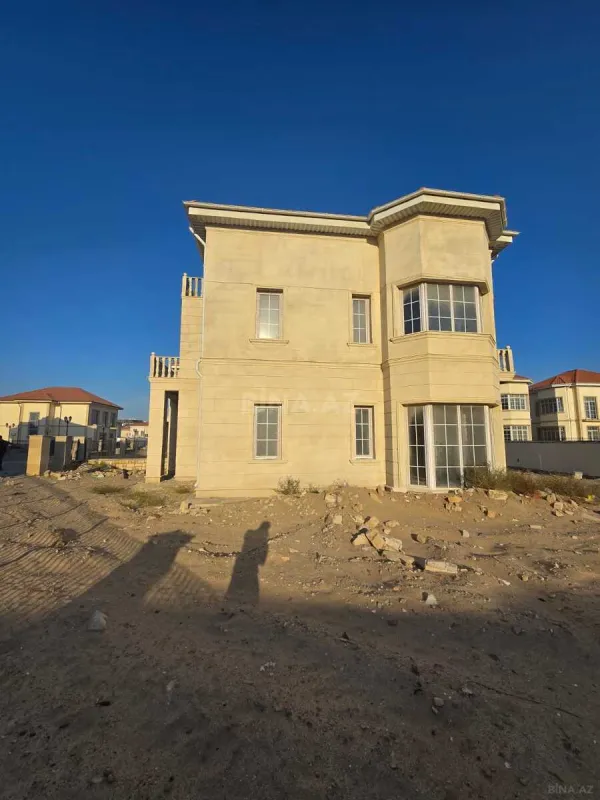 Satılır 7 otaqlı həyət evi 230 m²