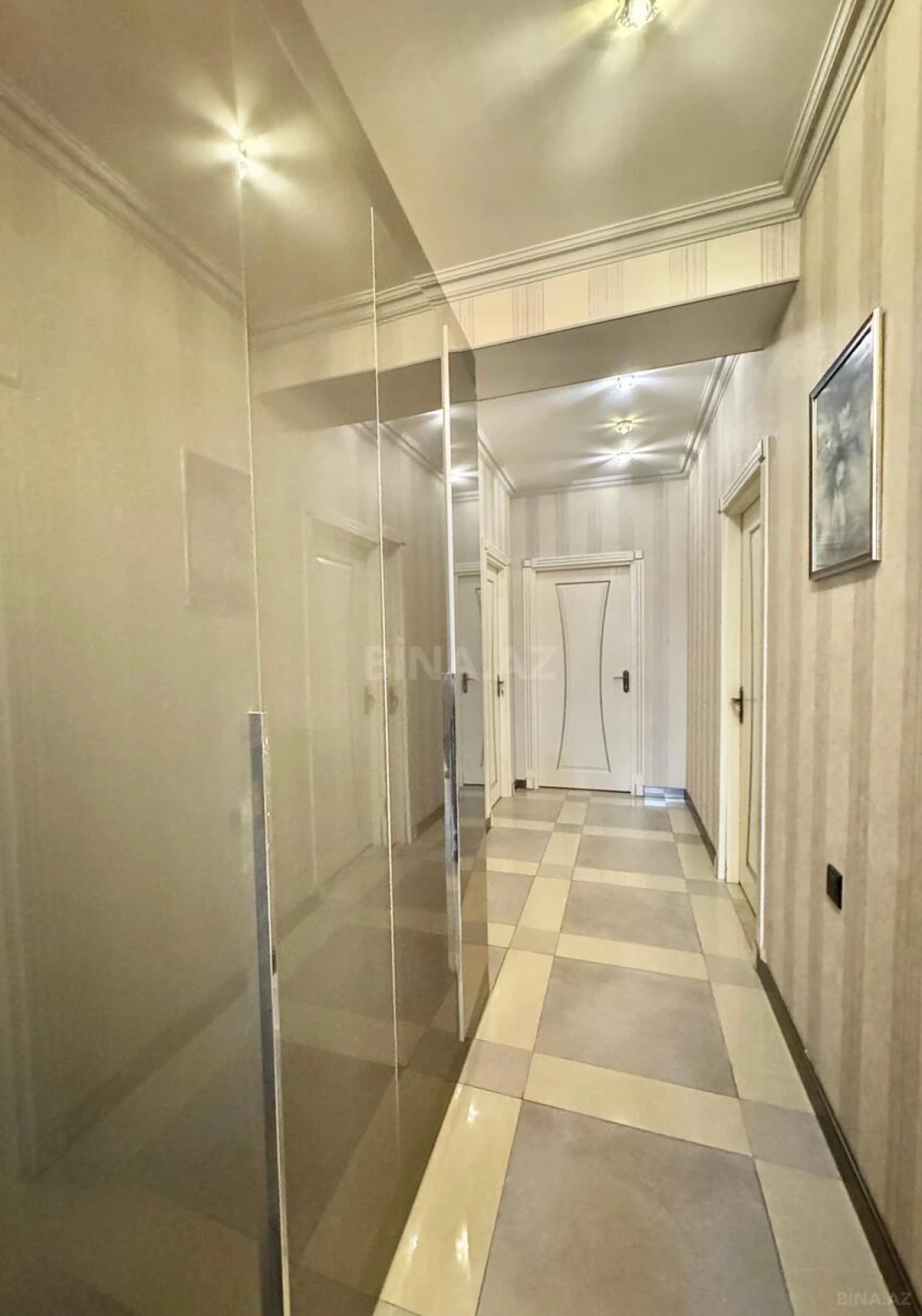 Satılır 3 otaqlı mənzil 120 m²