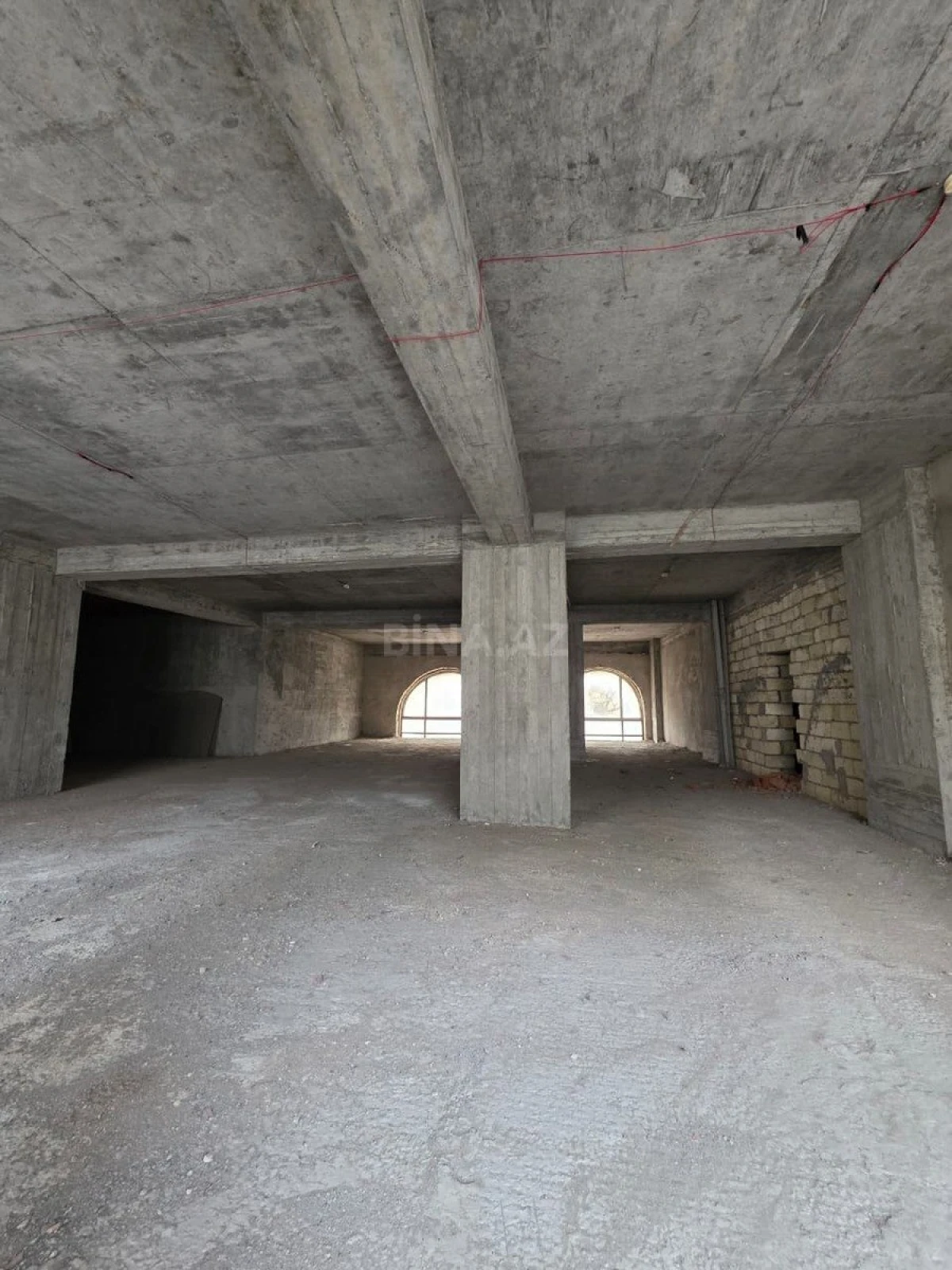 Satılır obyekt 220 m²