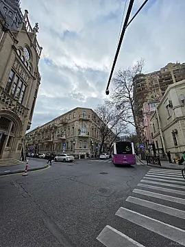 Satılır obyekt 220 m²