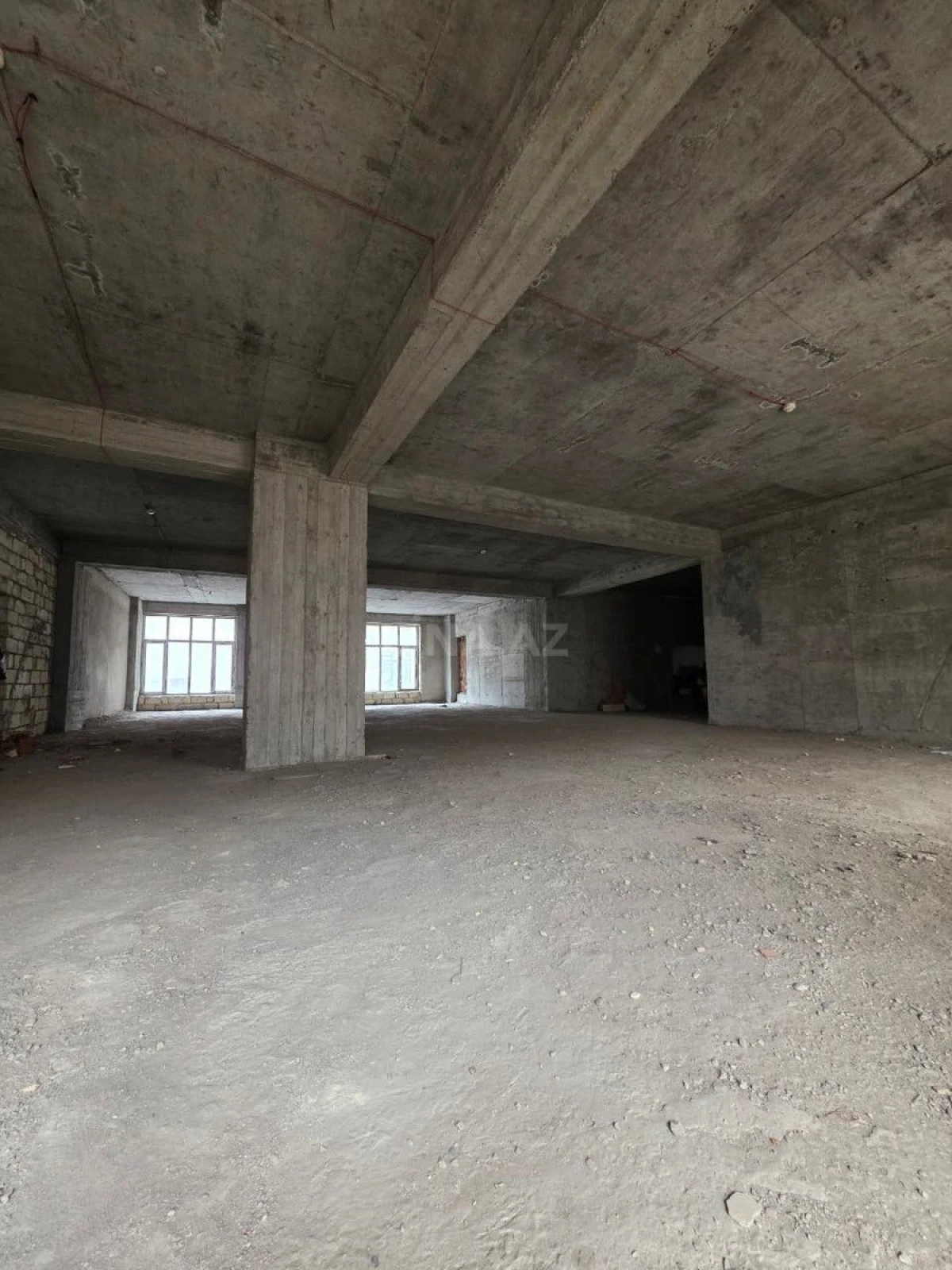 Satılır obyekt 220 m²