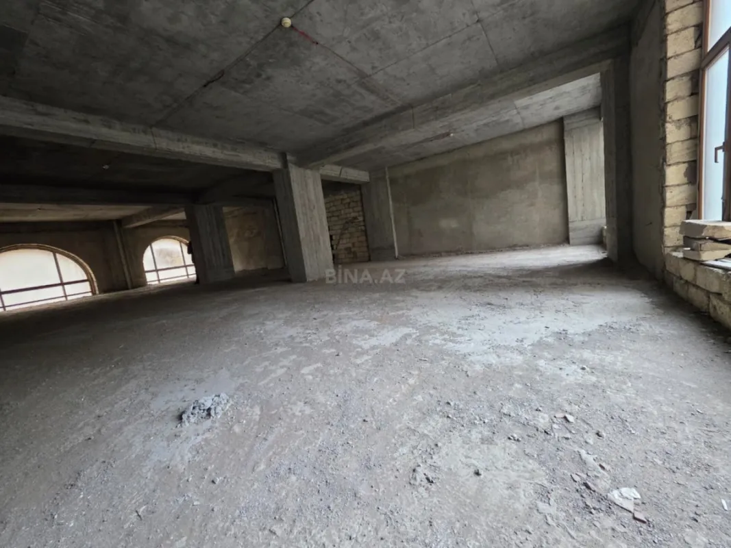 Satılır obyekt 220 m²