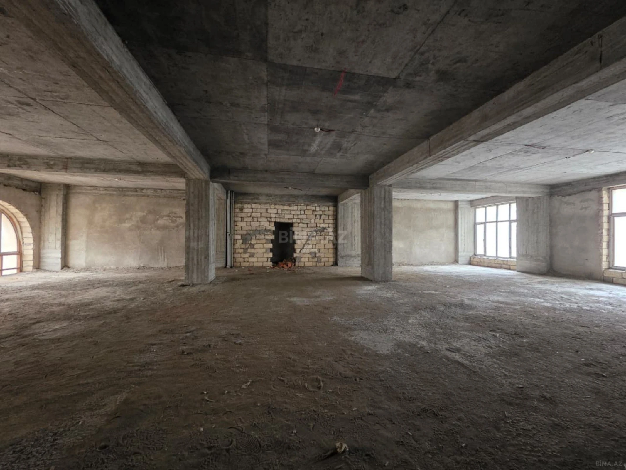 Satılır obyekt 220 m²