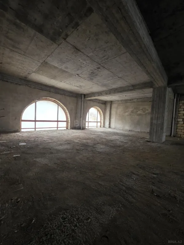 Satılır obyekt 220 m²