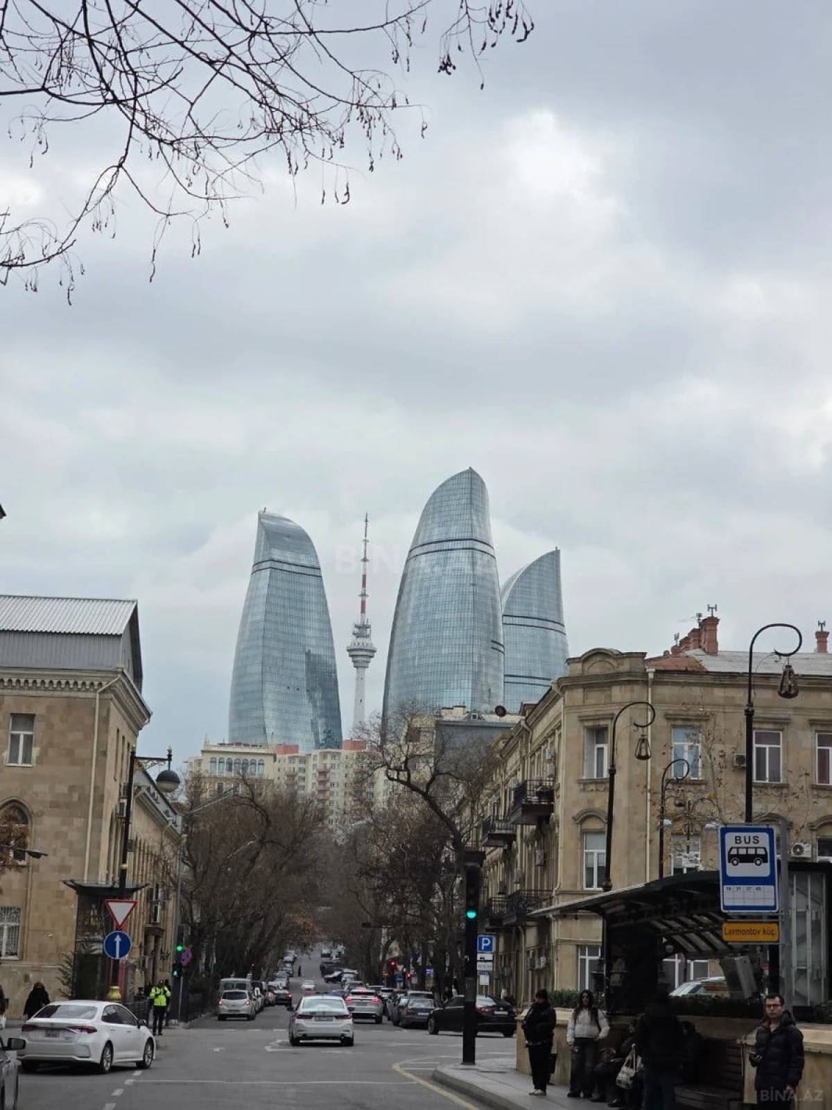 Satılır obyekt 220 m²