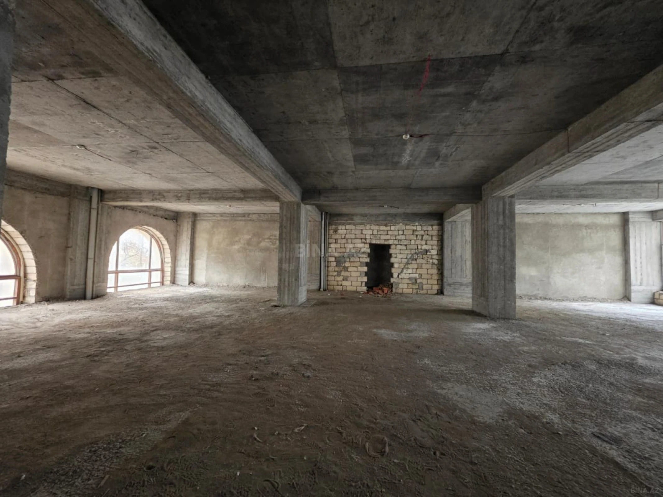 Satılır obyekt 220 m²