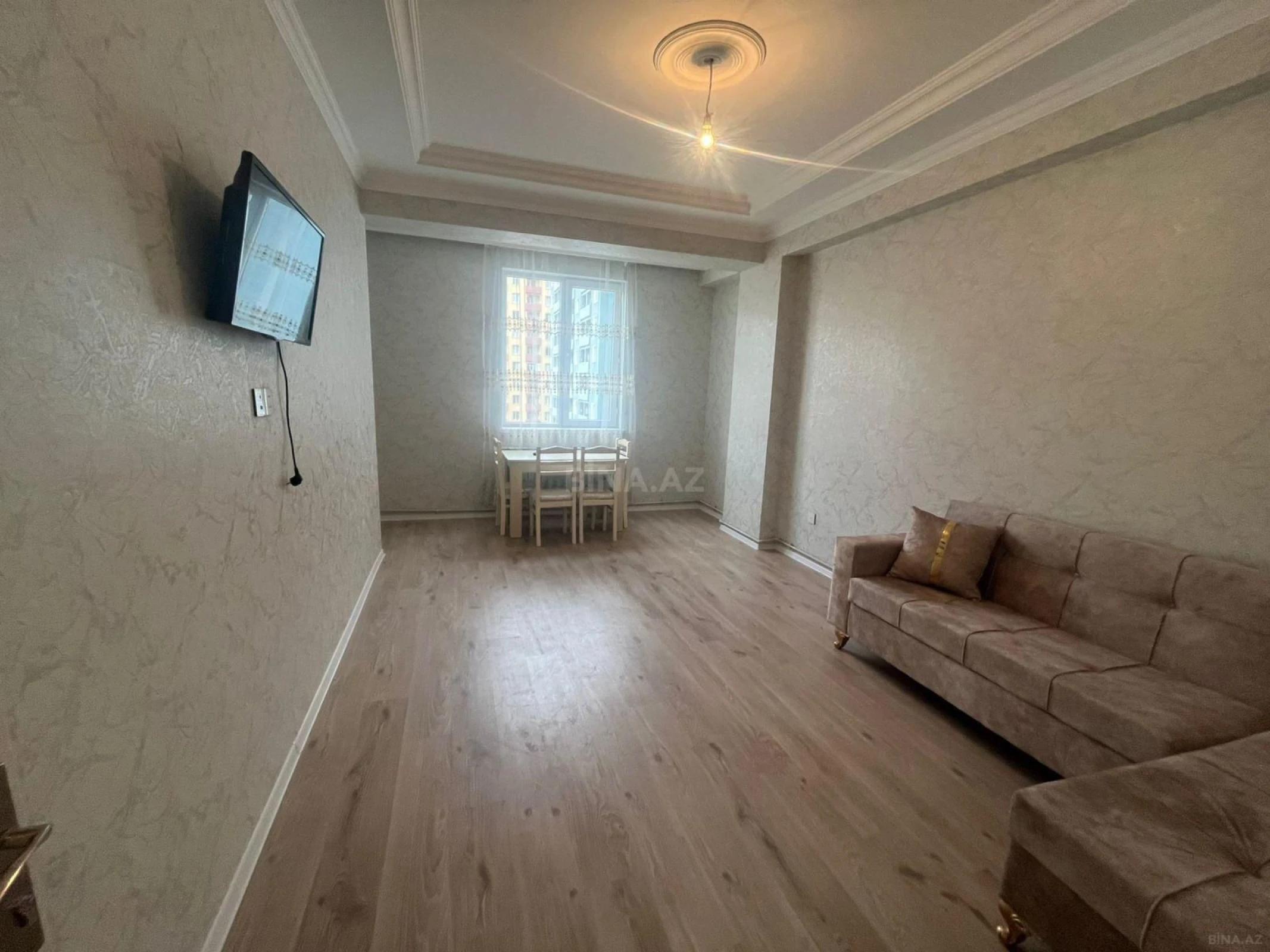 Kirayə verilir 2 otaqlı mənzil 66 m²