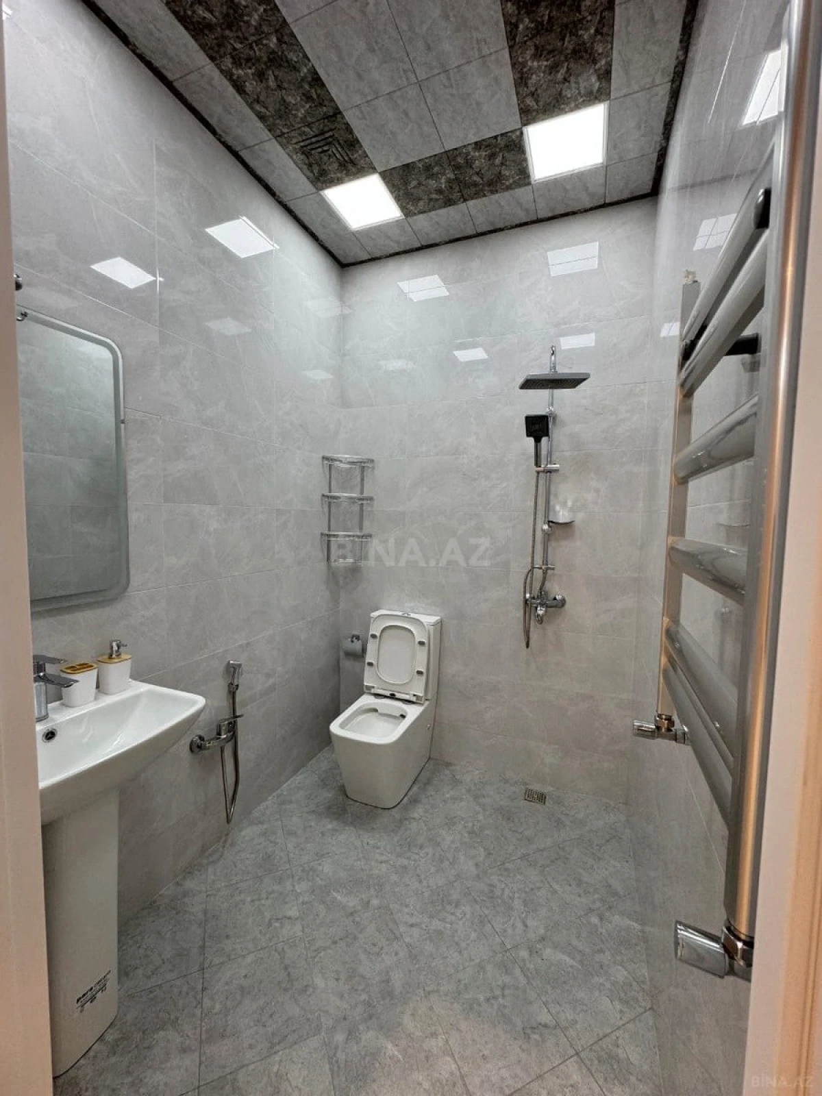 Kirayə verilir 3 otaqlı mənzil 100 m²