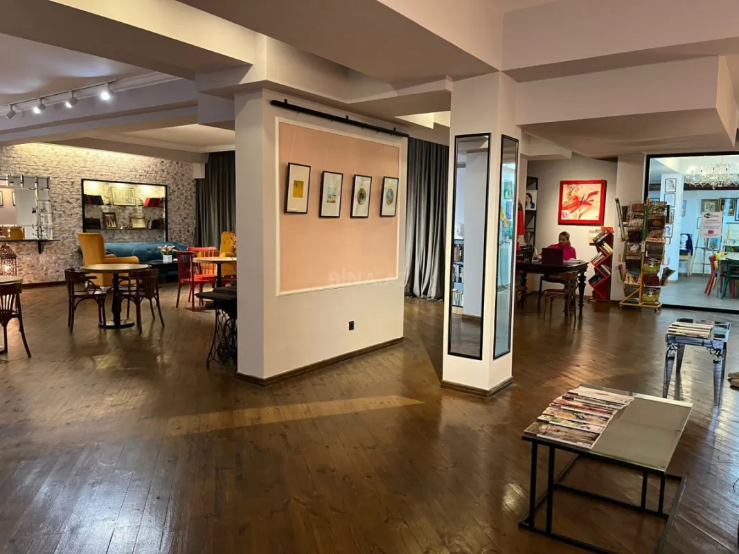 Satılır obyekt 500 m²