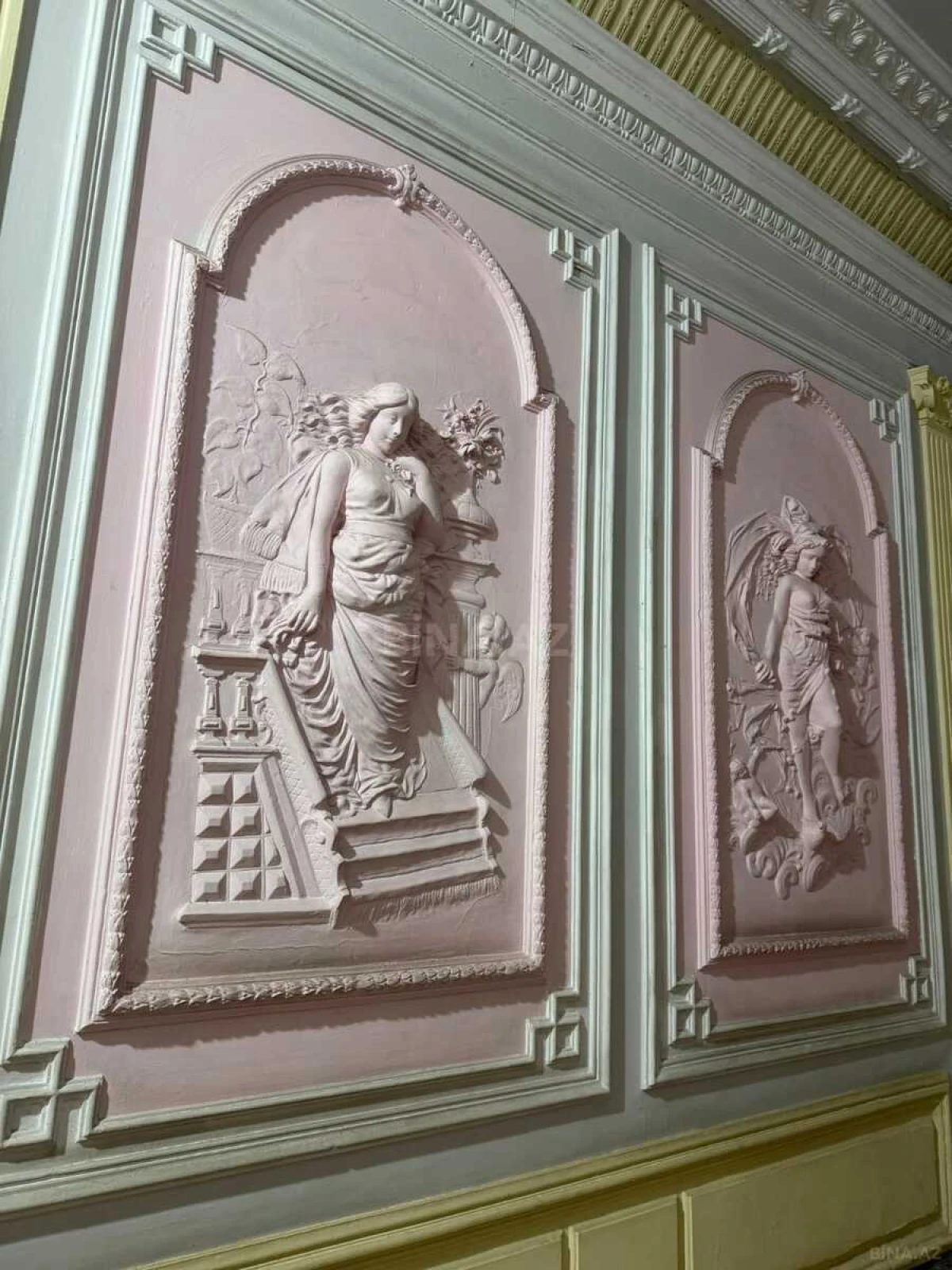 Satılır 7 otaqlı mənzil 450 m²