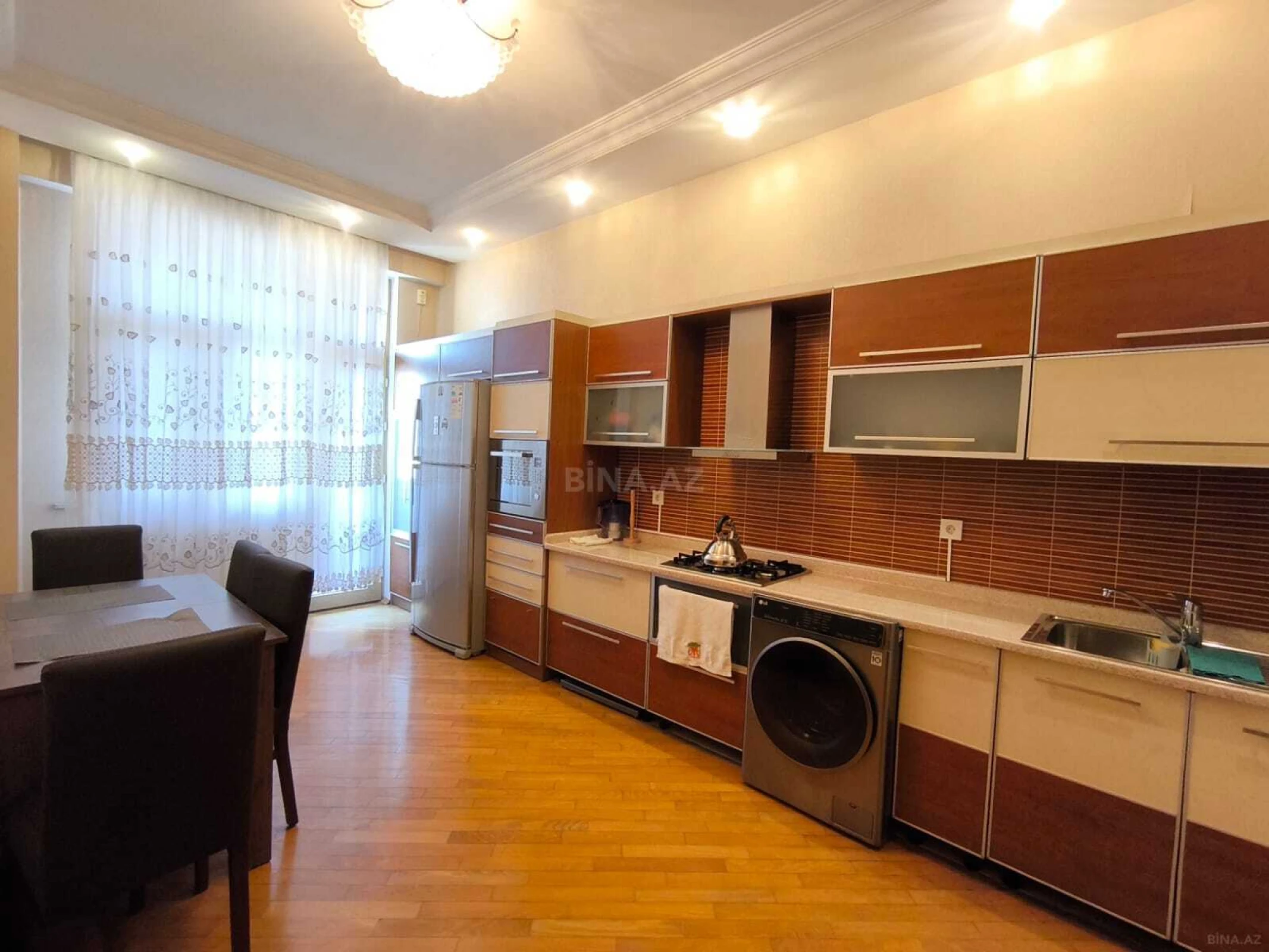 Kirayə verilir 2 otaqlı mənzil 96 m²