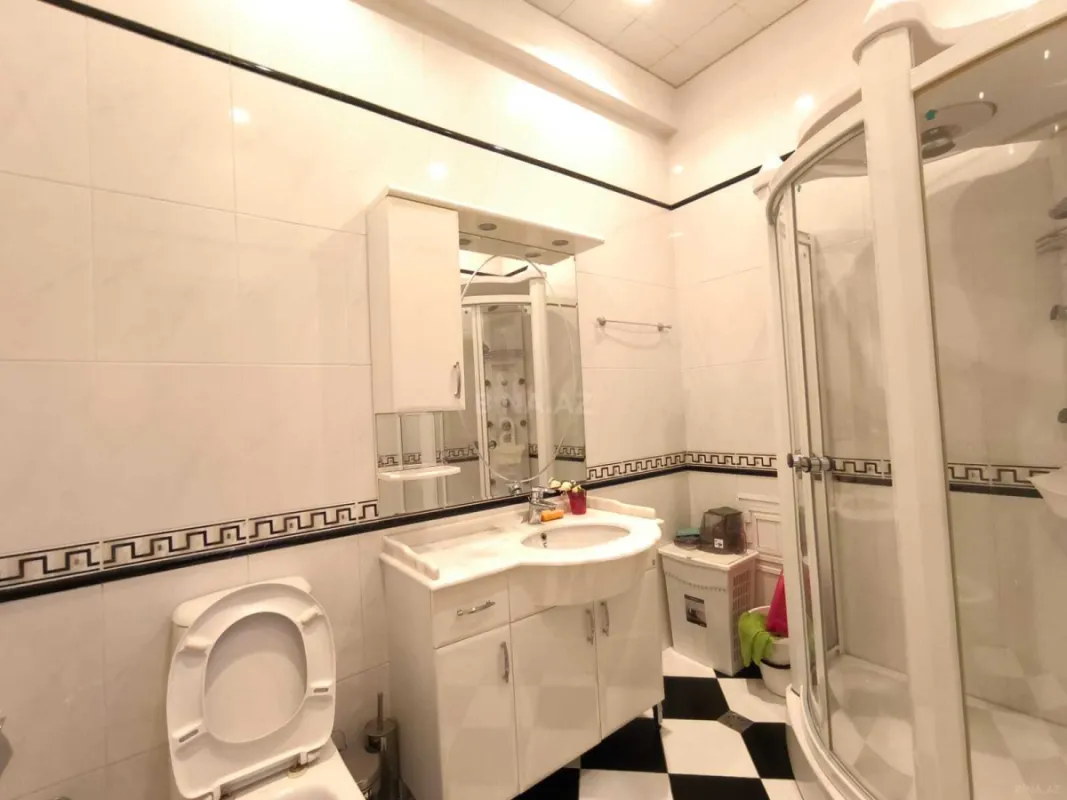Kirayə verilir 2 otaqlı mənzil 96 m²