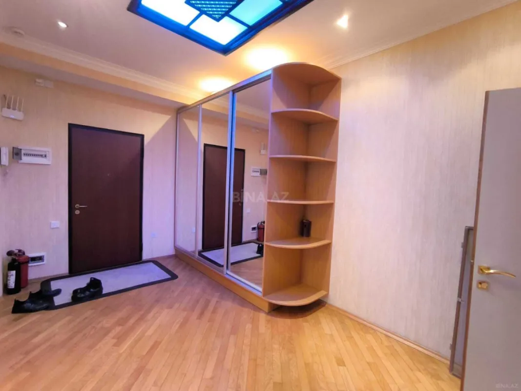 Kirayə verilir 2 otaqlı mənzil 96 m²