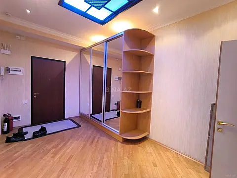 Kirayə verilir 2 otaqlı mənzil 96 m²