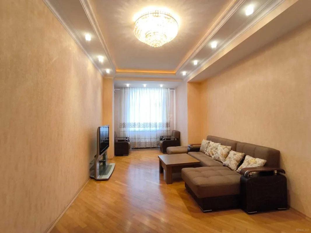 Kirayə verilir 2 otaqlı mənzil 96 m²