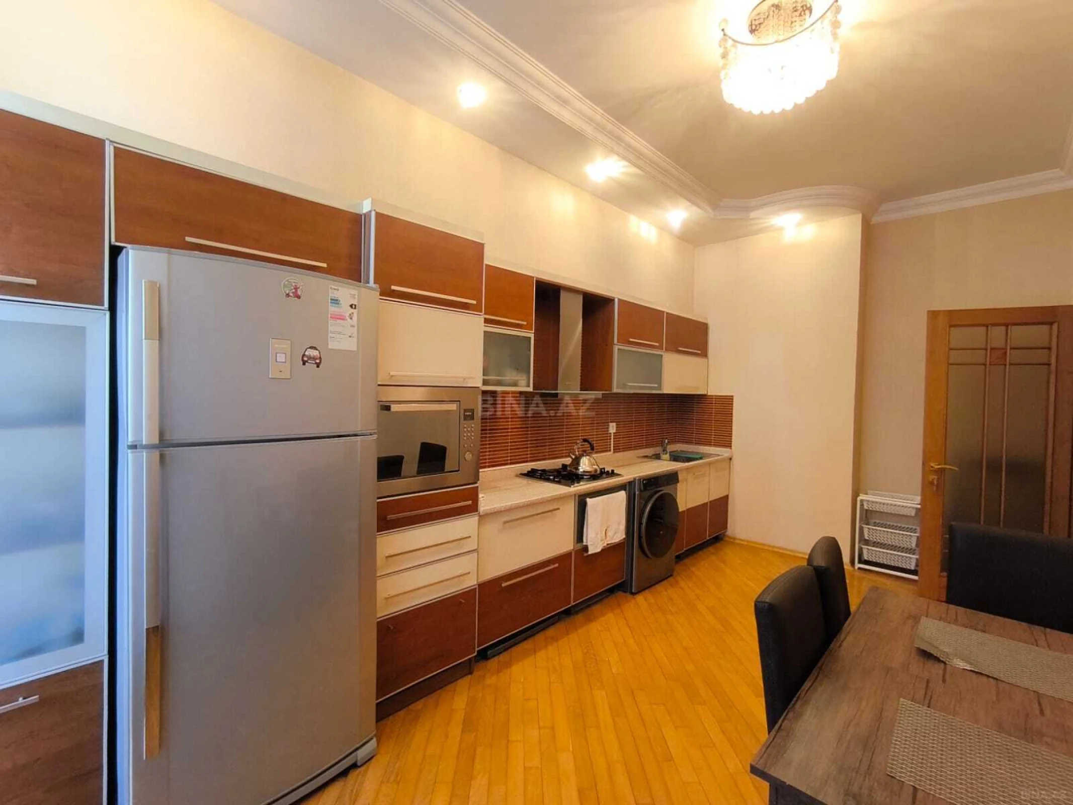 Kirayə verilir 2 otaqlı mənzil 96 m²