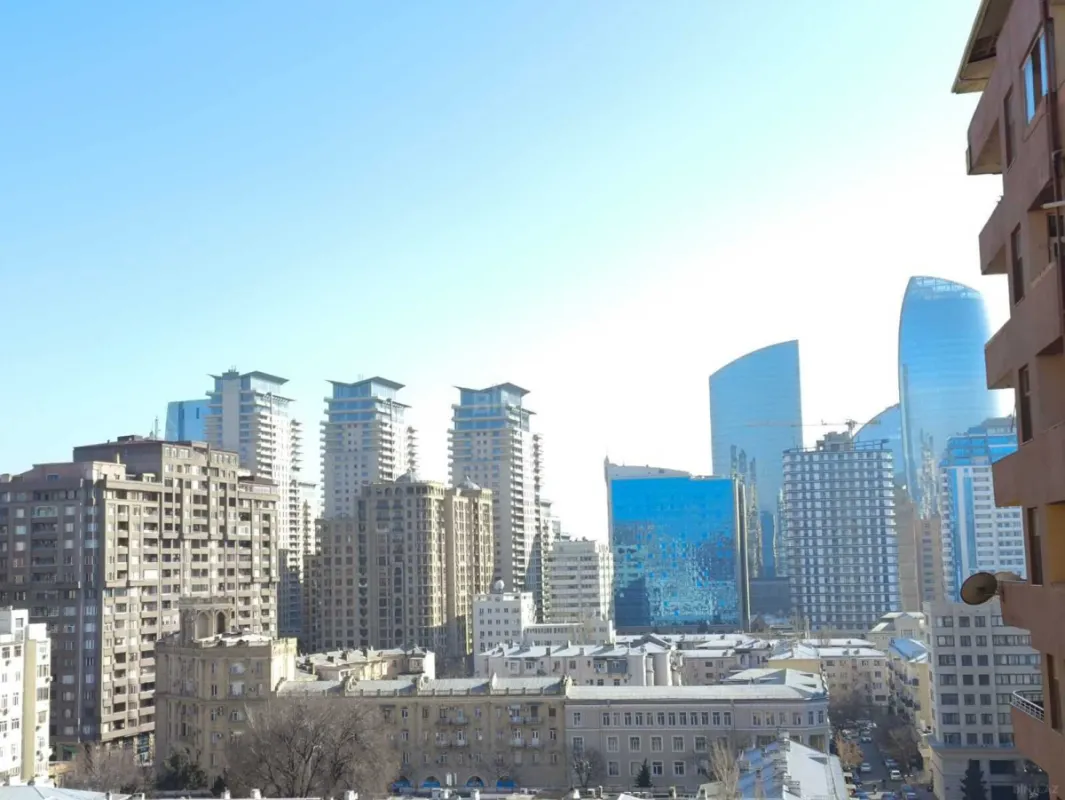 Kirayə verilir 2 otaqlı mənzil 96 m²