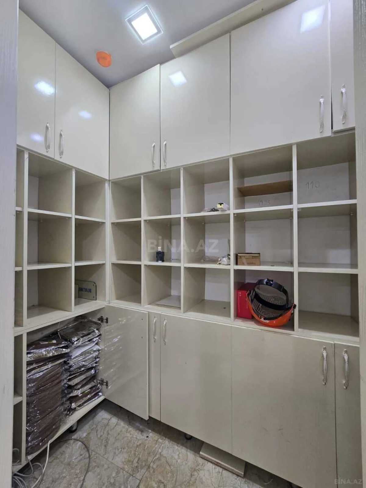 Kirayə verilir obyekt 354 m²