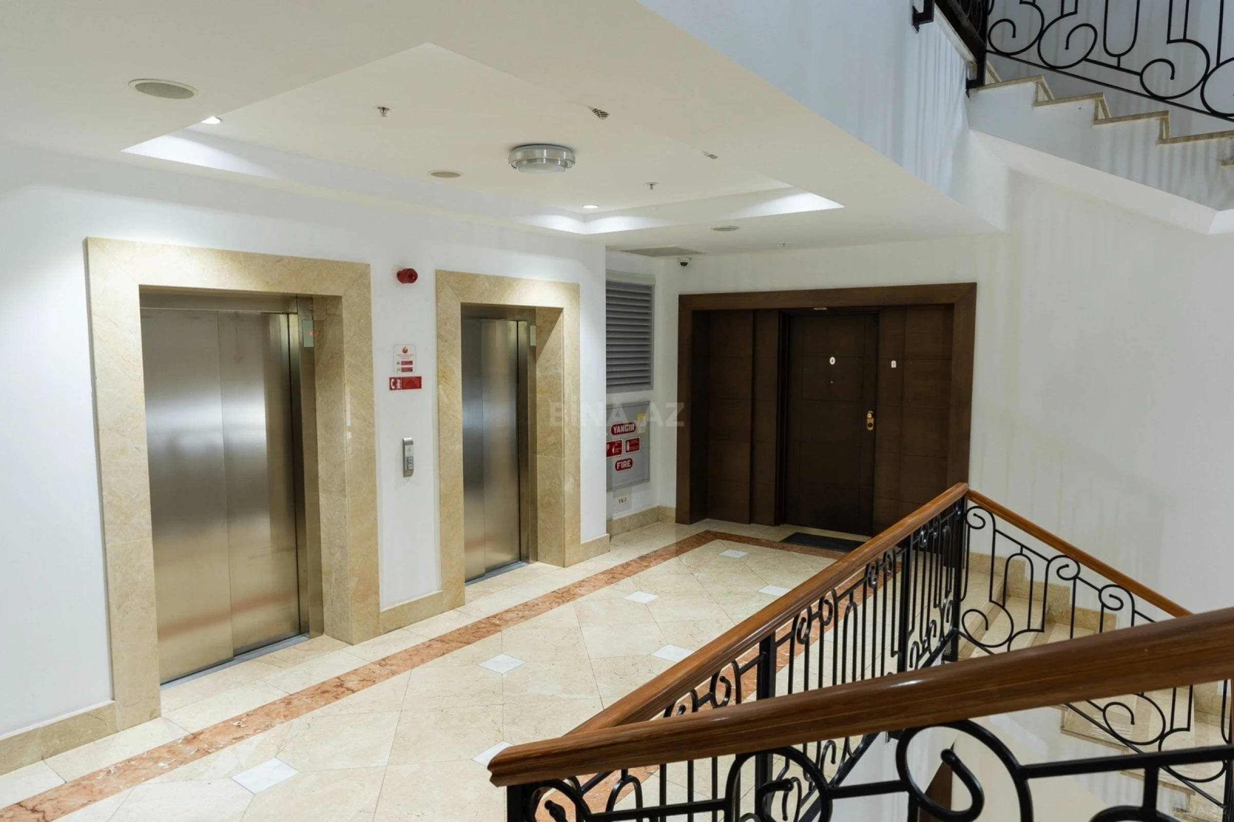 Kirayə verilir 4 otaqlı mənzil 330 m²