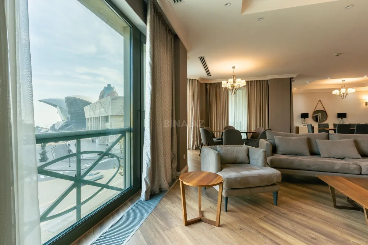 Kirayə verilir 4 otaqlı mənzil 330 m²