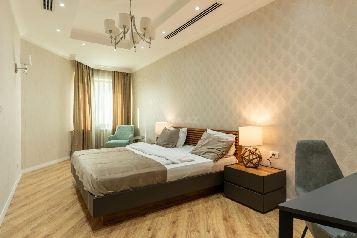 Kirayə verilir 4 otaqlı mənzil 330 m²