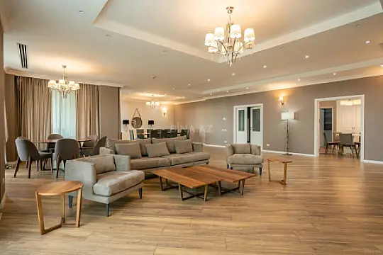 Kirayə verilir 4 otaqlı mənzil 330 m²