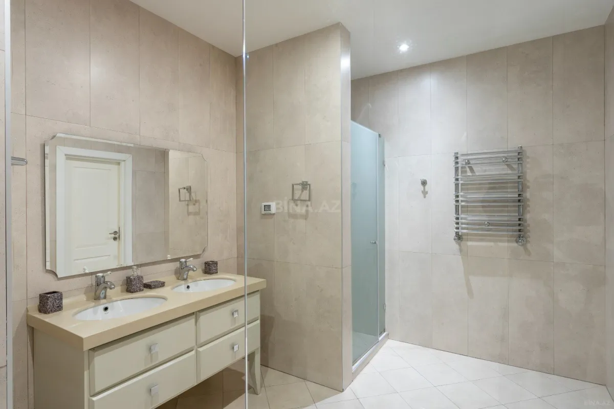 Kirayə verilir 4 otaqlı mənzil 330 m²